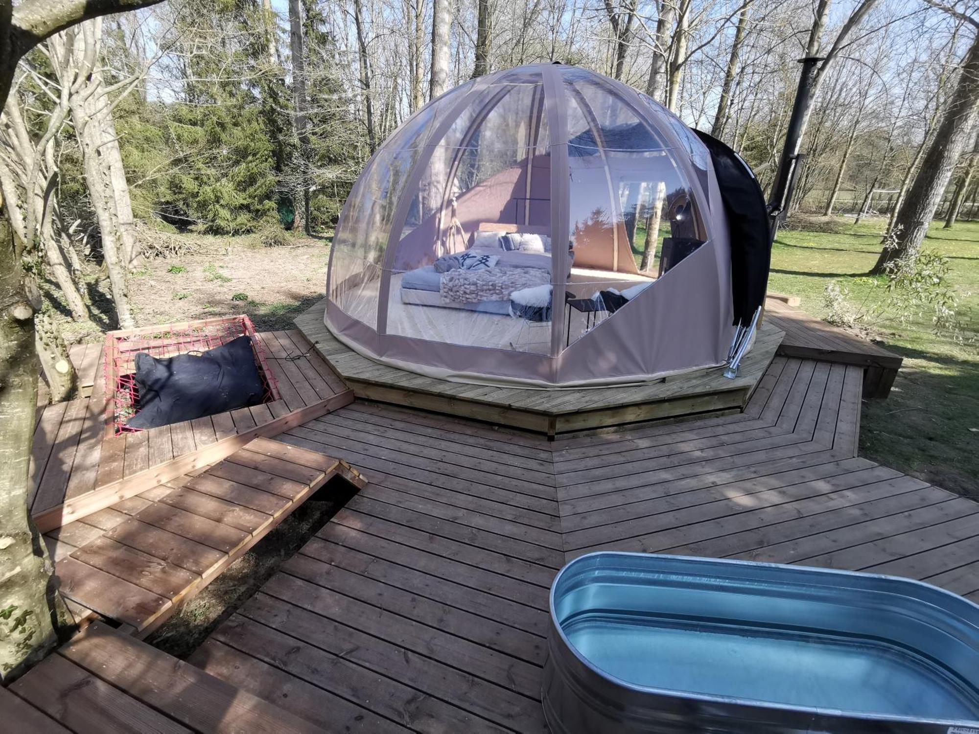 Out & Lodge, Wigwam *
